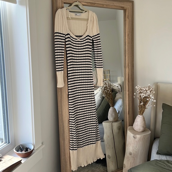 Zara cream/navy knit dress - Picture 1 of 3